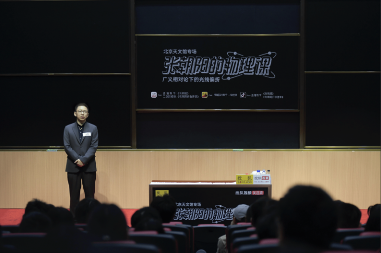 定州砖路镇一村民成功救助1只“鸟中国宝”大鸨