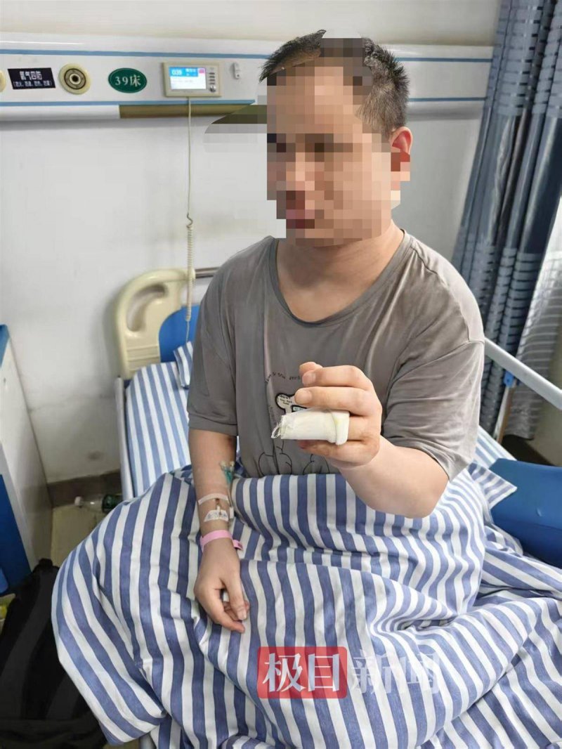 定州市举行“蓝课桌计划”捐赠仪式